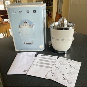 New Smeg Citrus Juicer